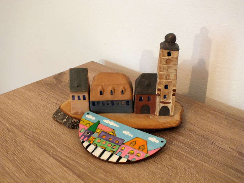 Colier Casute colorate